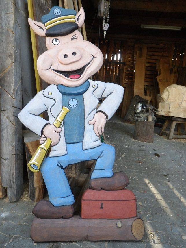 Bemalte Schweinefigur