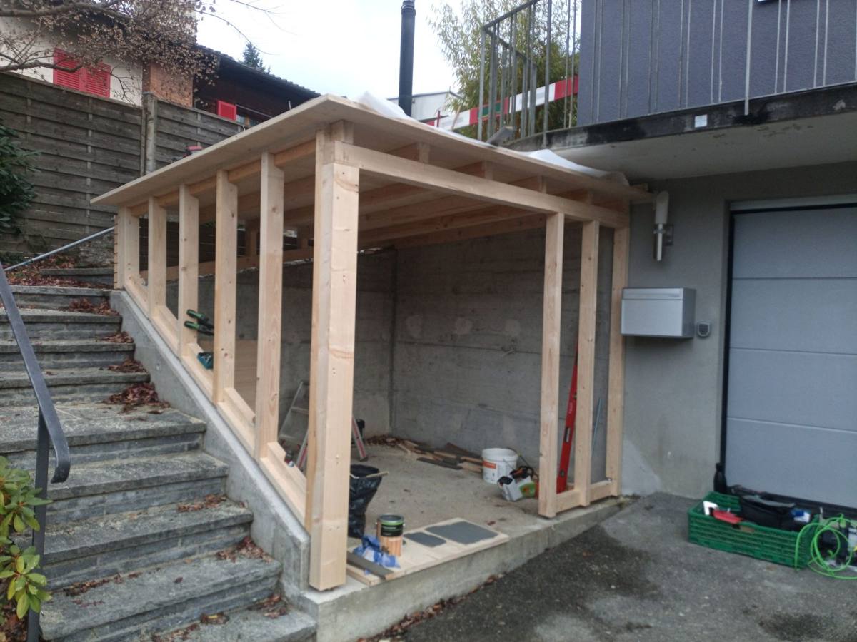 Holzständerbau der Velogarage
